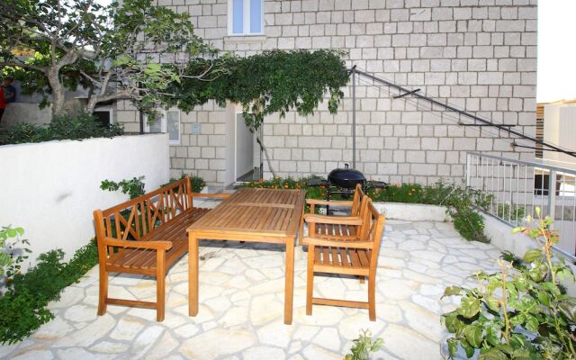 Apartments Dubreta
