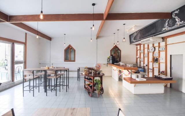 OYO 537 Na Banglampoo Hotel