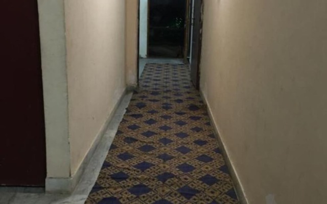 Goroomgo Nature Resort Agra