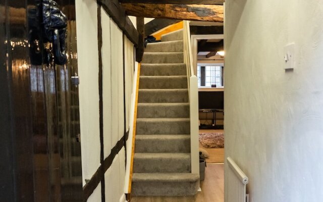 Karah Suites - Queen Annes Court