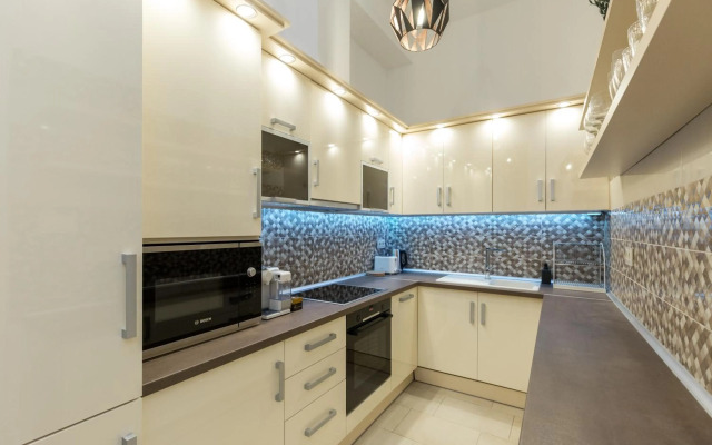 City Center Grand Luxury w 2BR/2BT