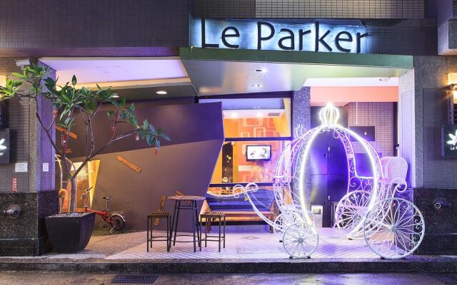 CHECK inn Express Taichung Fengchia