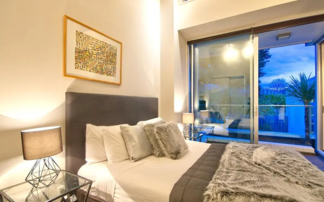 In Town – Guest Rooms – Queenstown