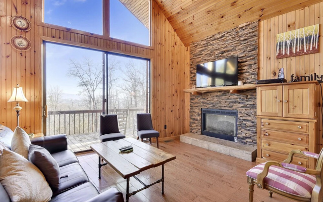 Bluff Mountain Lodge 3 Bedroom Cabin