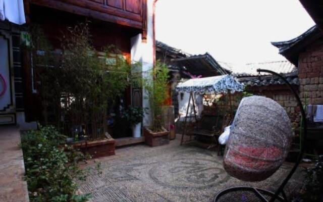 Lijiang Romantic Life Inn