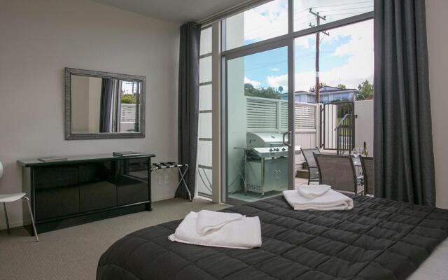 Marinaside Villa - Taupo Holiday Apartment