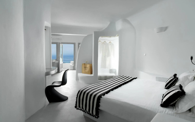Tholos Resort