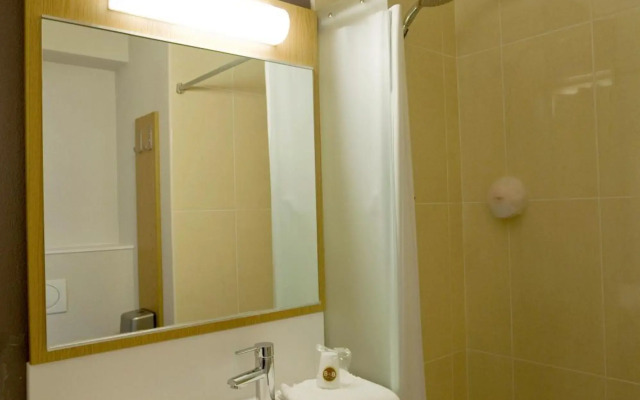 B&B HOTEL Paris Romainville Noisy-le-Sec