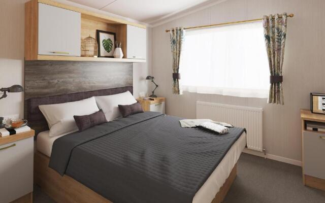Lydstep Beach BayView 2021 3-Bedroom Holiday Home.