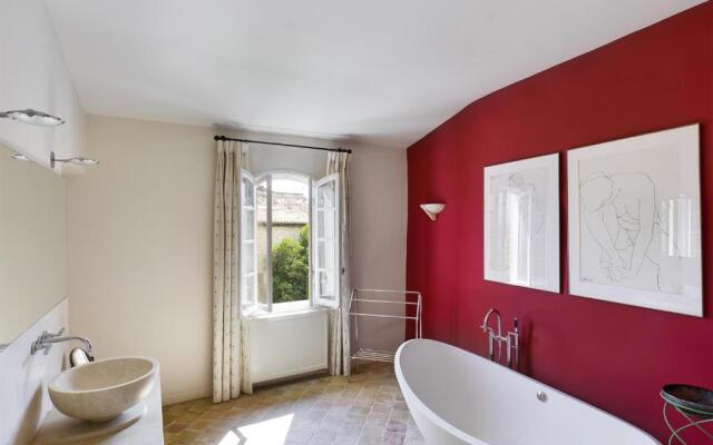Maison Fontvieille, 8 pièces, 12 personnes - FR-1-599-41