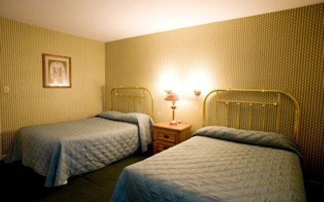 Woodbound Inn
