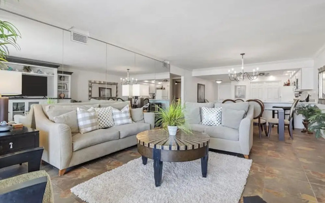 Shoreline Towers 1113