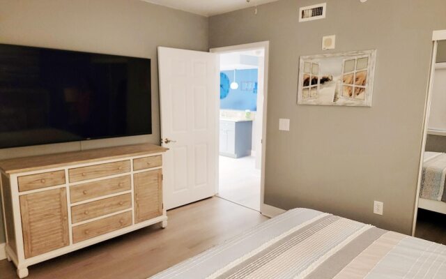 Emerald Beach 1036 - Turquoise Turtle