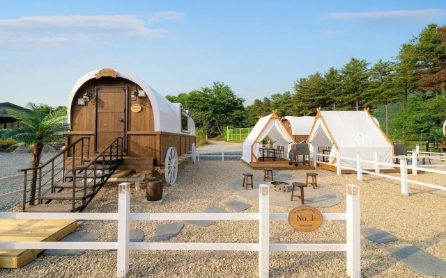 Gapyeong JH Poolvilla & Glamping