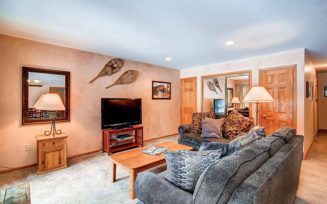 Tannenbaum Condominiums by Ski Country Resorts