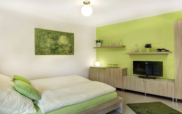 [R2b] Serviced Apartment