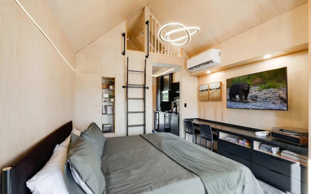 Bunkies-the Commissioner