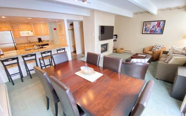 #207 Vail International