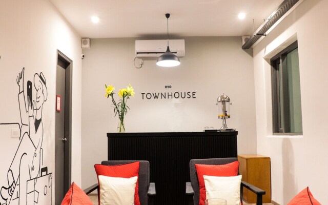 OYO Townhouse 032 Galleria Market