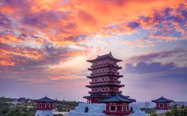 Fengxiang Hot Spring