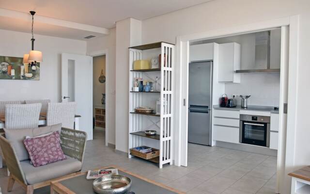 Apt with Sea View & Pool 5