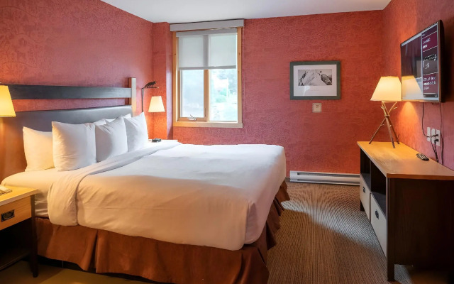 The Fox Hotel and Suites