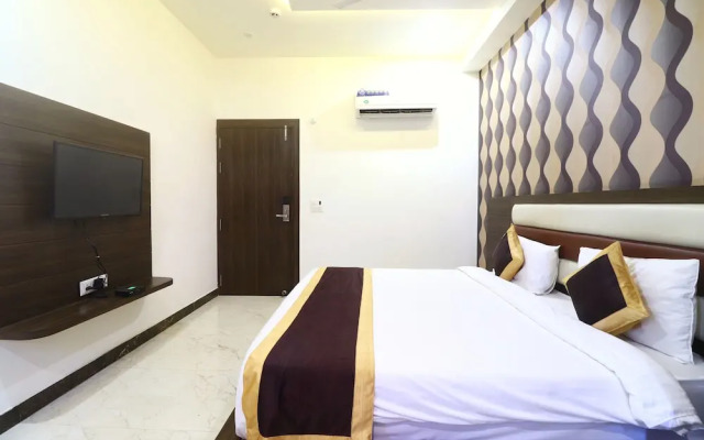Hotel Taj Venture By Park Tree