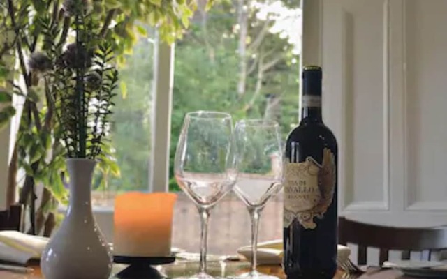 The Thomas Paine Hotel