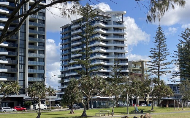 X Kirra Apartments