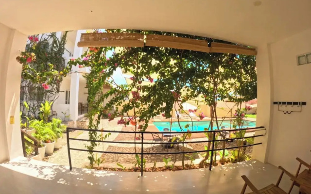 Divers Lodge Plumeria