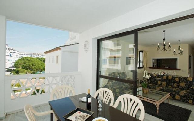 Apartment in Marbella, Malaga 102957