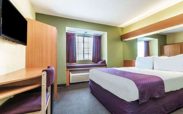 Microtel Inn & Suites by Wyndham Auburn