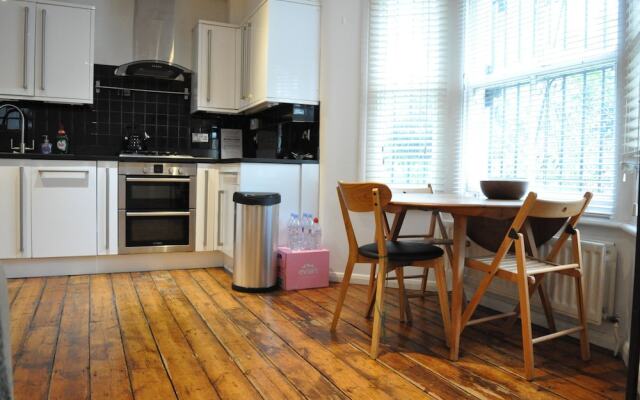 Fabulous 1 Bedroom Flat in Dalston Junction