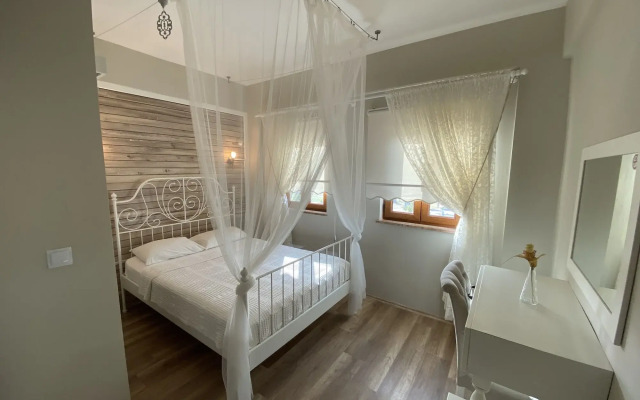 Karina Vineyard House