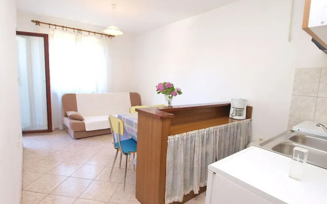 Apartment 909