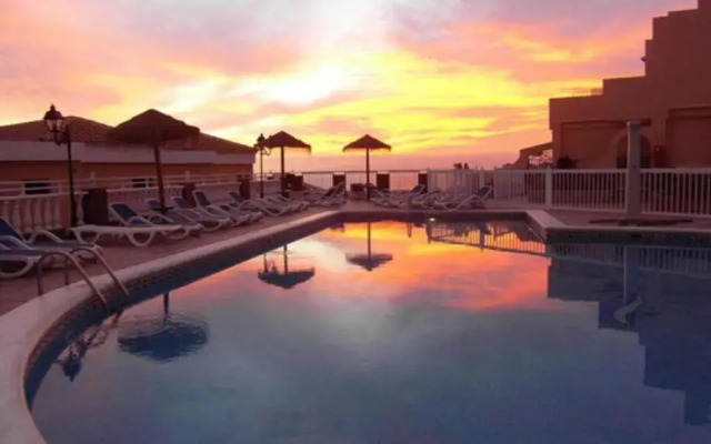 Paradise Court Aparthotel