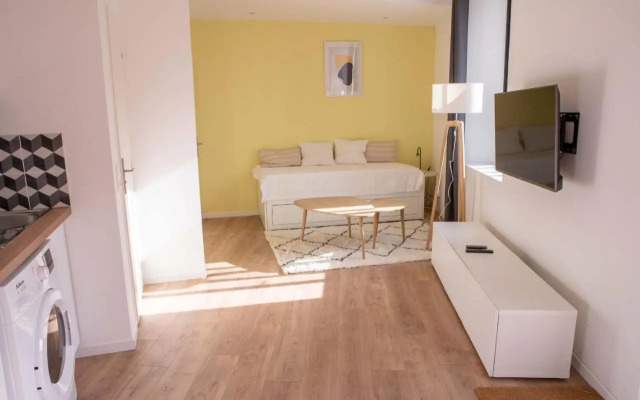 Modern studio with AC