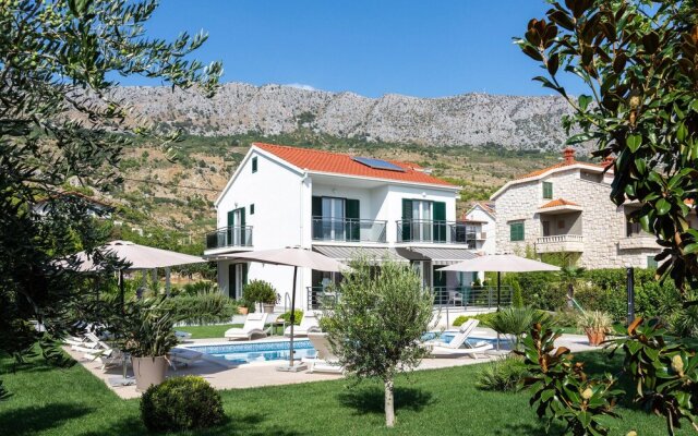 Stunning Home in Orij With Wifi and 4 Bedrooms