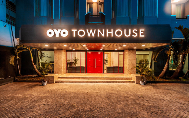 Super OYO Townhouse 2 Hotel Gunung Sahari