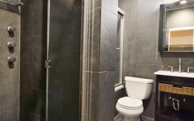 Midtown East 2BR 2Bath Apartment DR 28