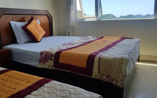 Thu Ha Hotel Catba