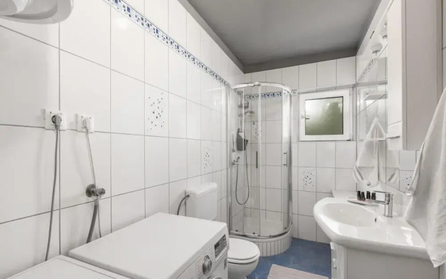 Premium Apartment With Patio