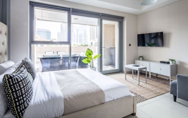Spacious + Functional Studio Apt in Downtown Dubai