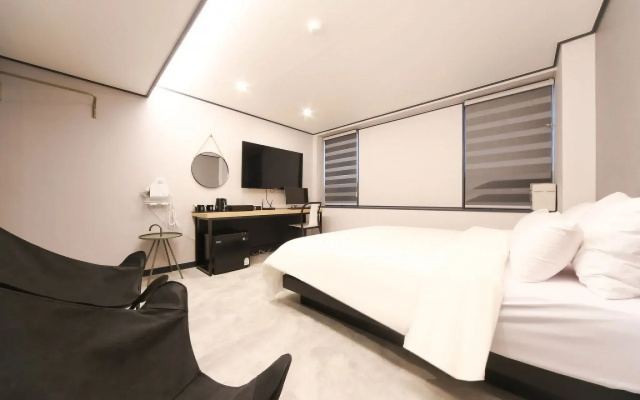 Changwon Bongok-dong Fine Avenue Hotel