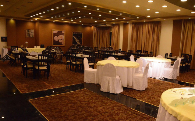Sandy Le Oriental Hotel