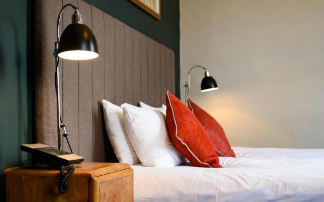 Kew Gardens Hotel