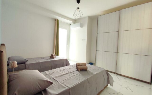 Sliema Central 3 Bedroom Apartment Near Seafront