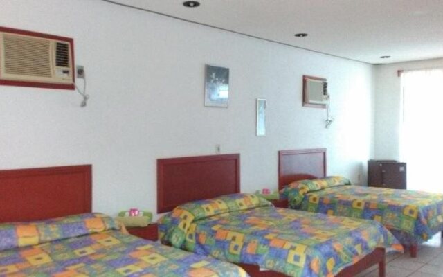 OYO Hotel Nachancan, Calderitas beach