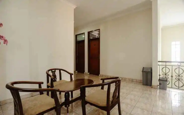 RedDoorz syariah near AEON Mall Tanjung Barat