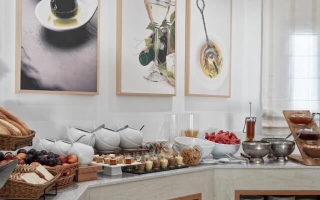 Costa Grand Resort & Spa